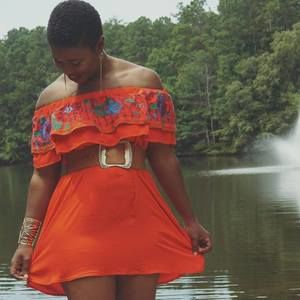 Meet your Posher, Zinzi